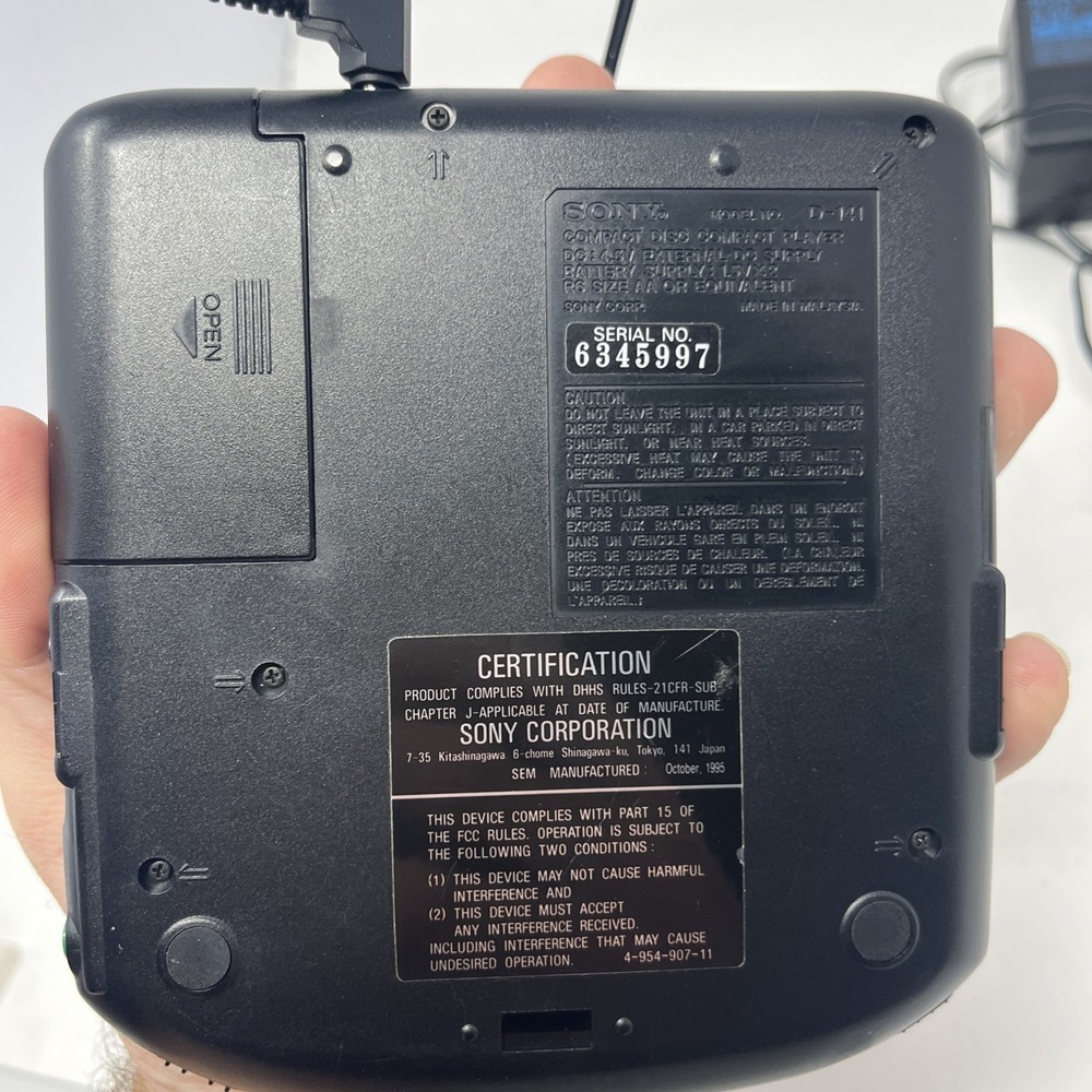 Vintage Sony Discman D-141 Portable CD Player w/ AC Adapter + Headphones MDR-210 - Picture 6 of 11